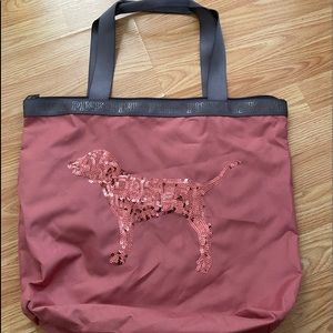 pink vs tote bag